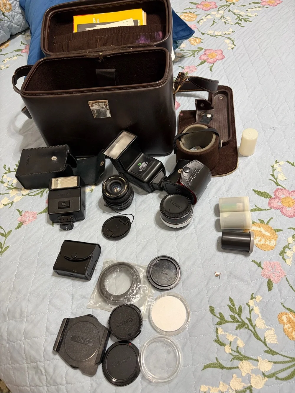 Vintage Carrying Camera Case with Bundle of Camera Accessories PreOwned No Film